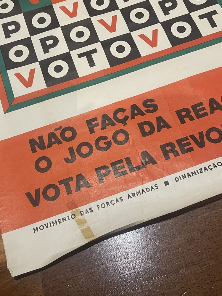 Cartaz politico antigo para eleições de 1975