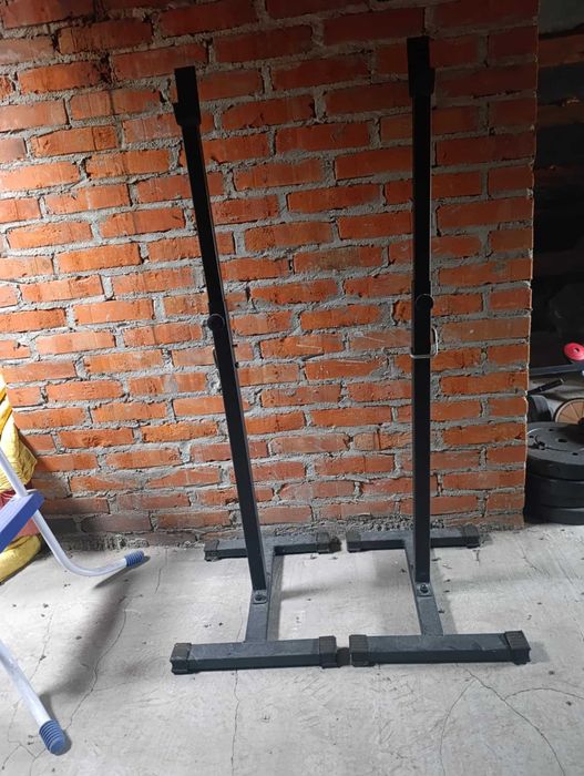 stojak do przysiadów siłownia