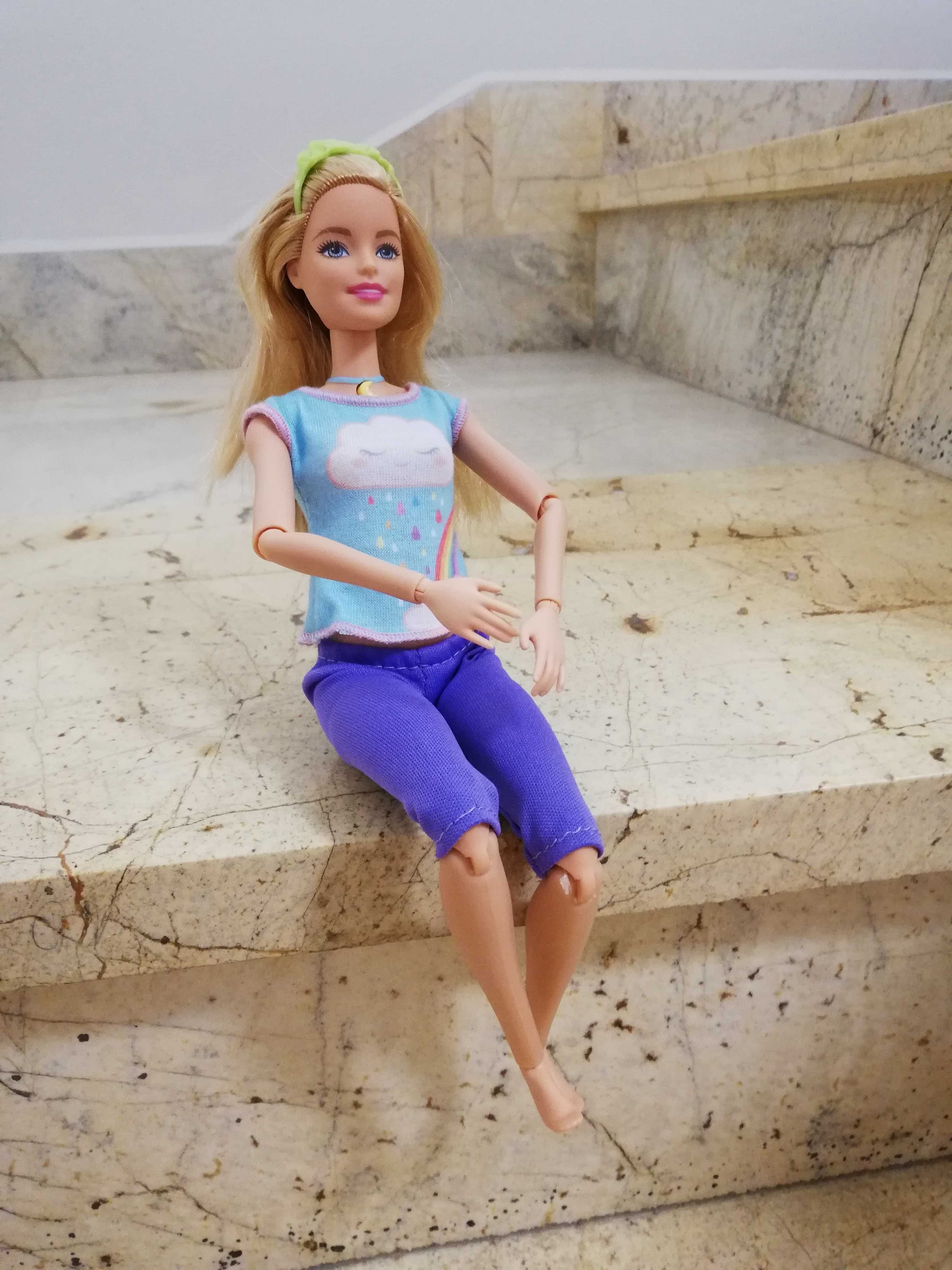 lalka Barbie z efektem dźwiękowym, Ruchome stawy