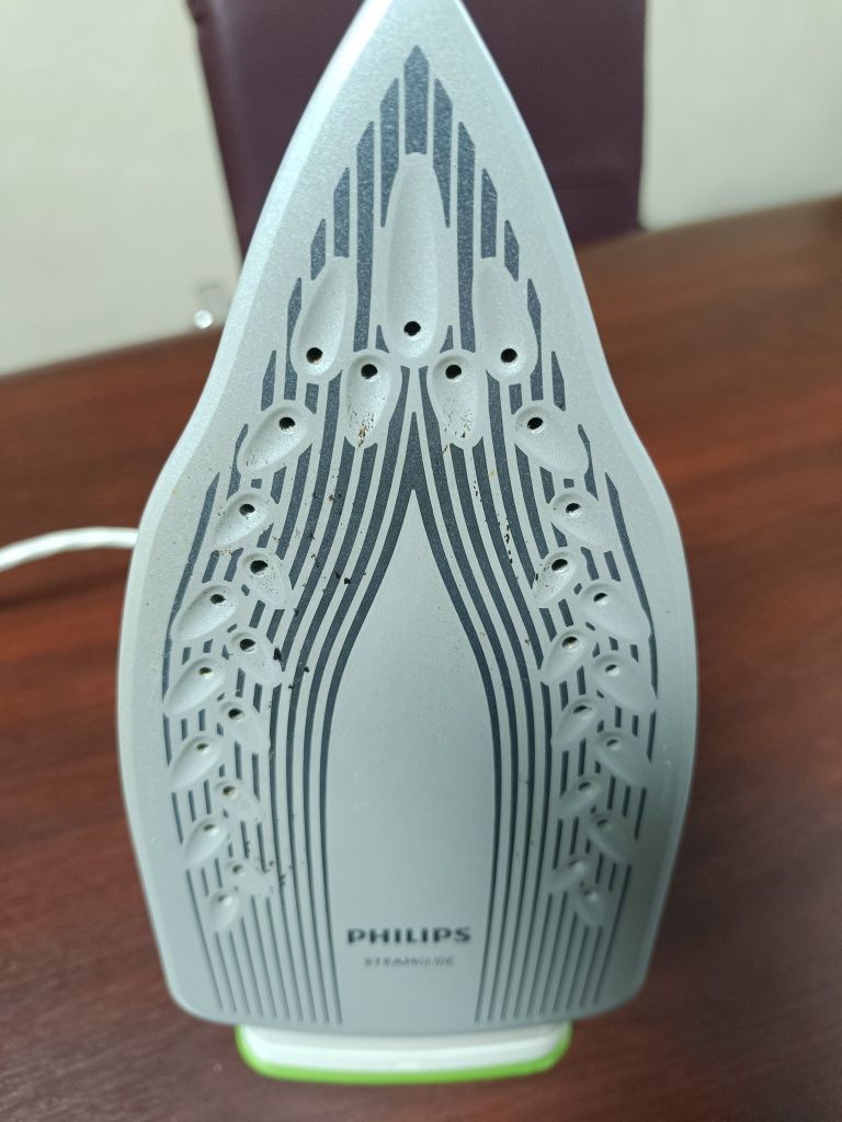 Утюг Phillips PowerLife Plus
