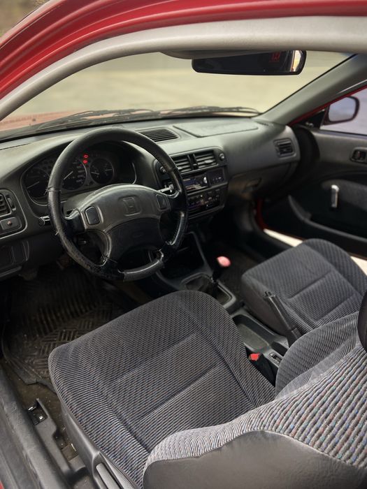 Honda Civic 1.4 на полном ходу