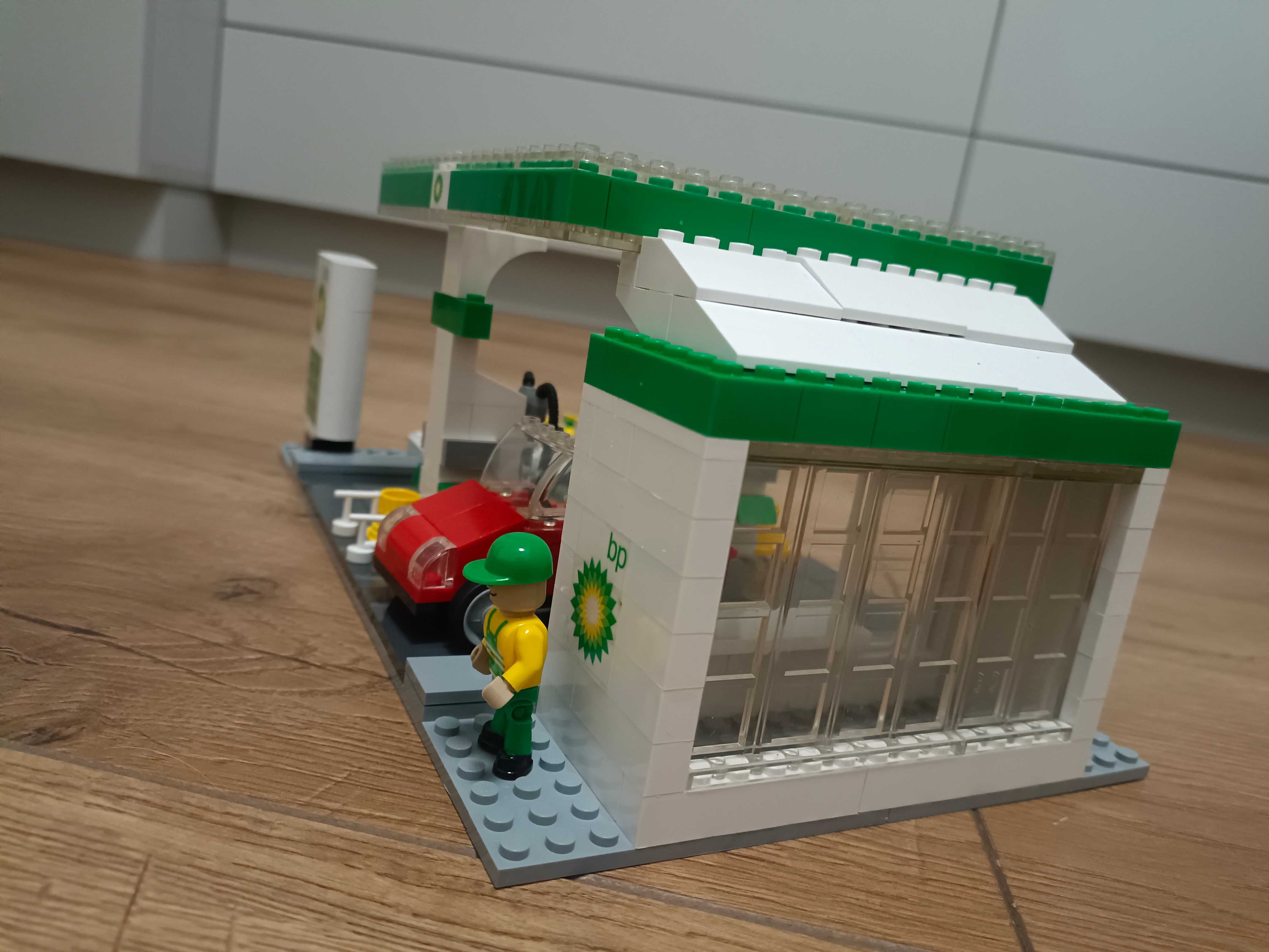 Zestaw klocki LEGO, stacja benzynowa bp