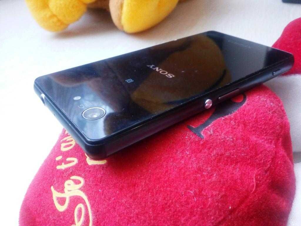 Смартфон Sony Xperia Z3 Compact D5803