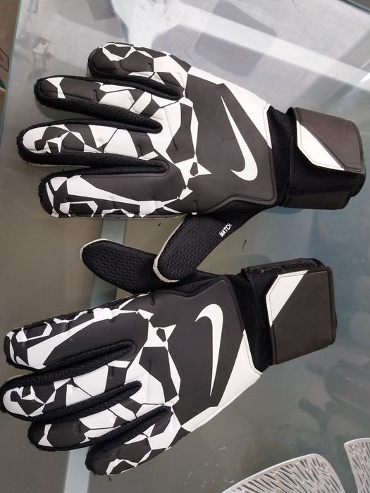 Luvas nike como novas