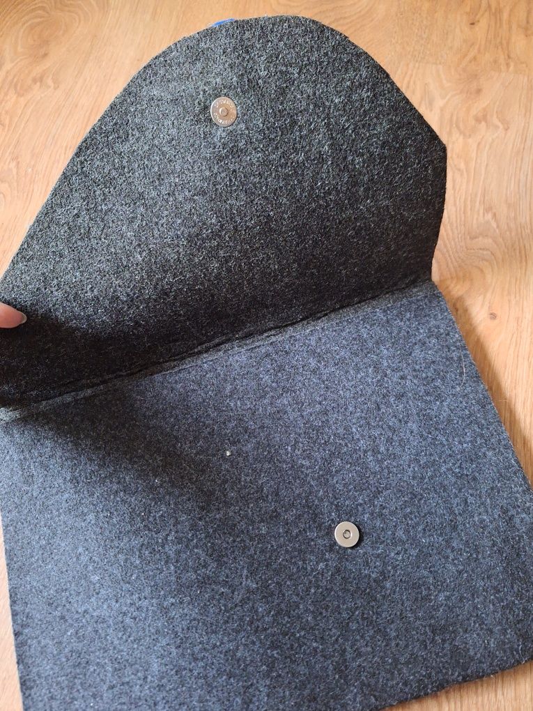 Torebka kopertowa do ręki filcowa handmade