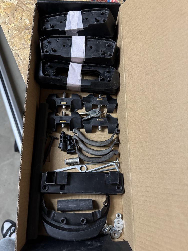 Bagaznik belki Taurus + uchwyt na rower Thule Bmw F30