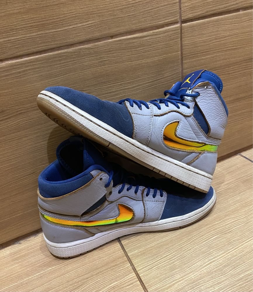 Nike Air Jordan 1 Retro High Nouveau Dunk From Above Shoe 819176-009