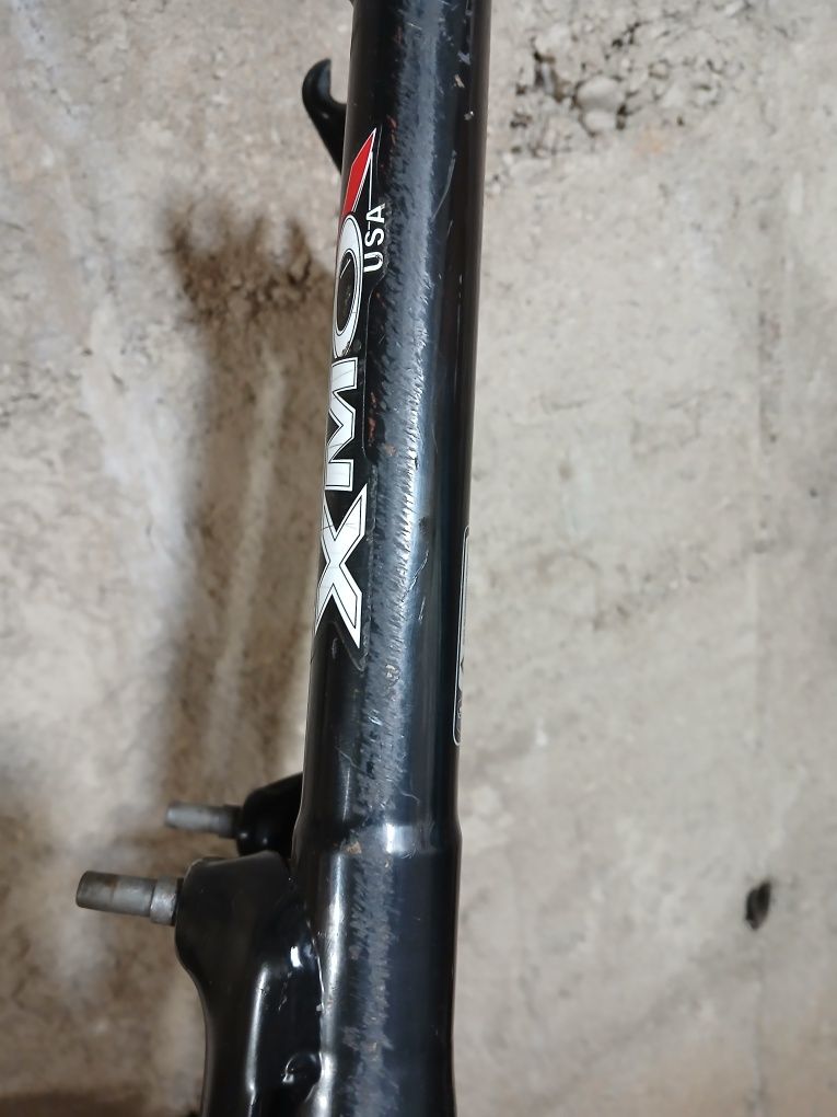 Amortyzator rowerowy XMO 26'' gwint rura 1 cal