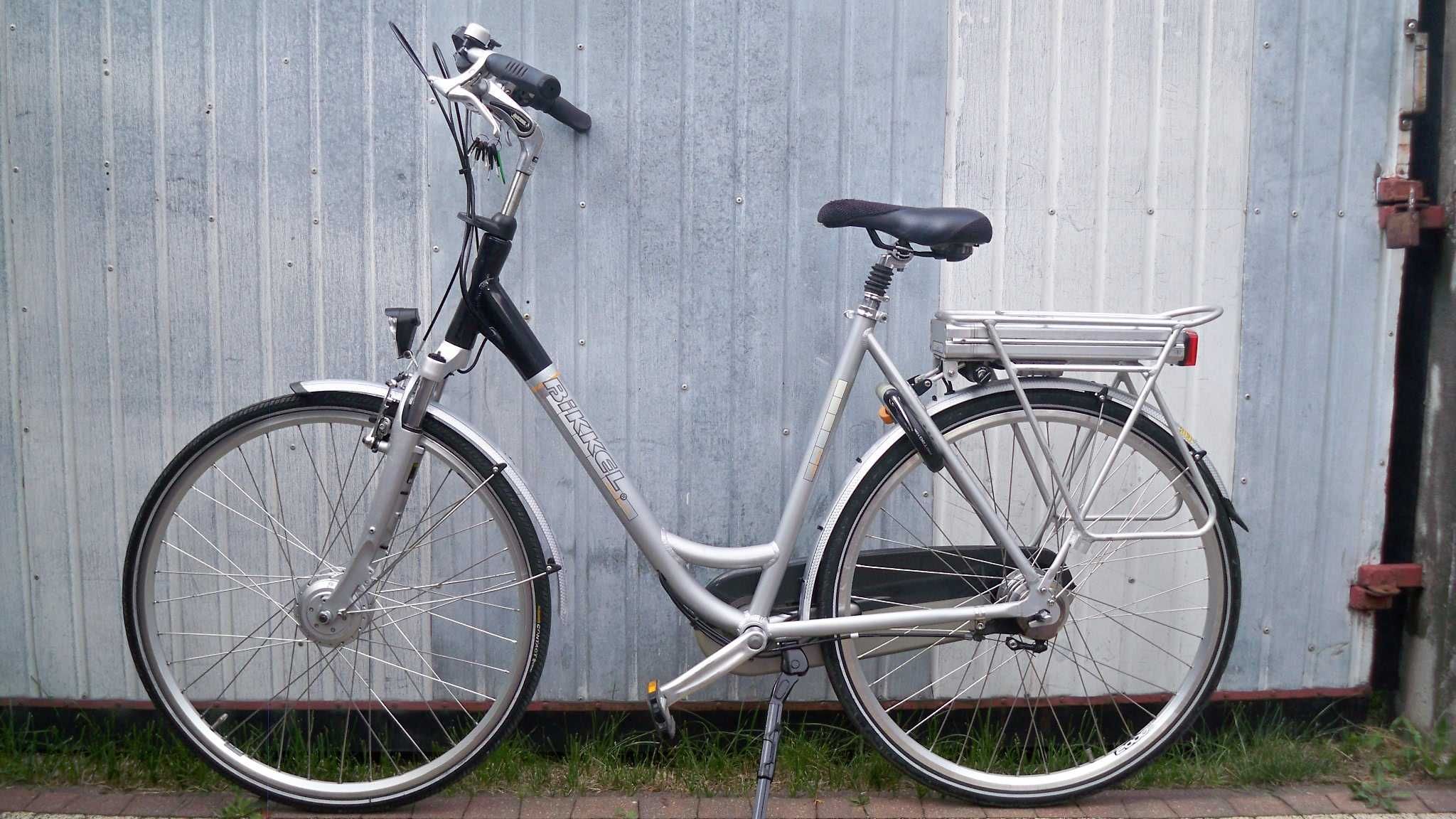 Elektryczny rower BIKKEL rama 54 cm. ALUMINIOWA Nexus 8 koła 28