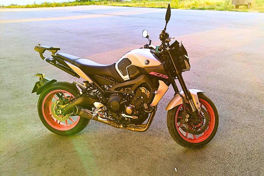 Yamaha MT-09 (2019) - 29.000 km - Linha completa SC Project + extras