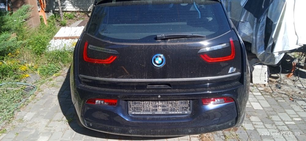 Продам ляду,задній бампер рестайл у зборі до BMW I3