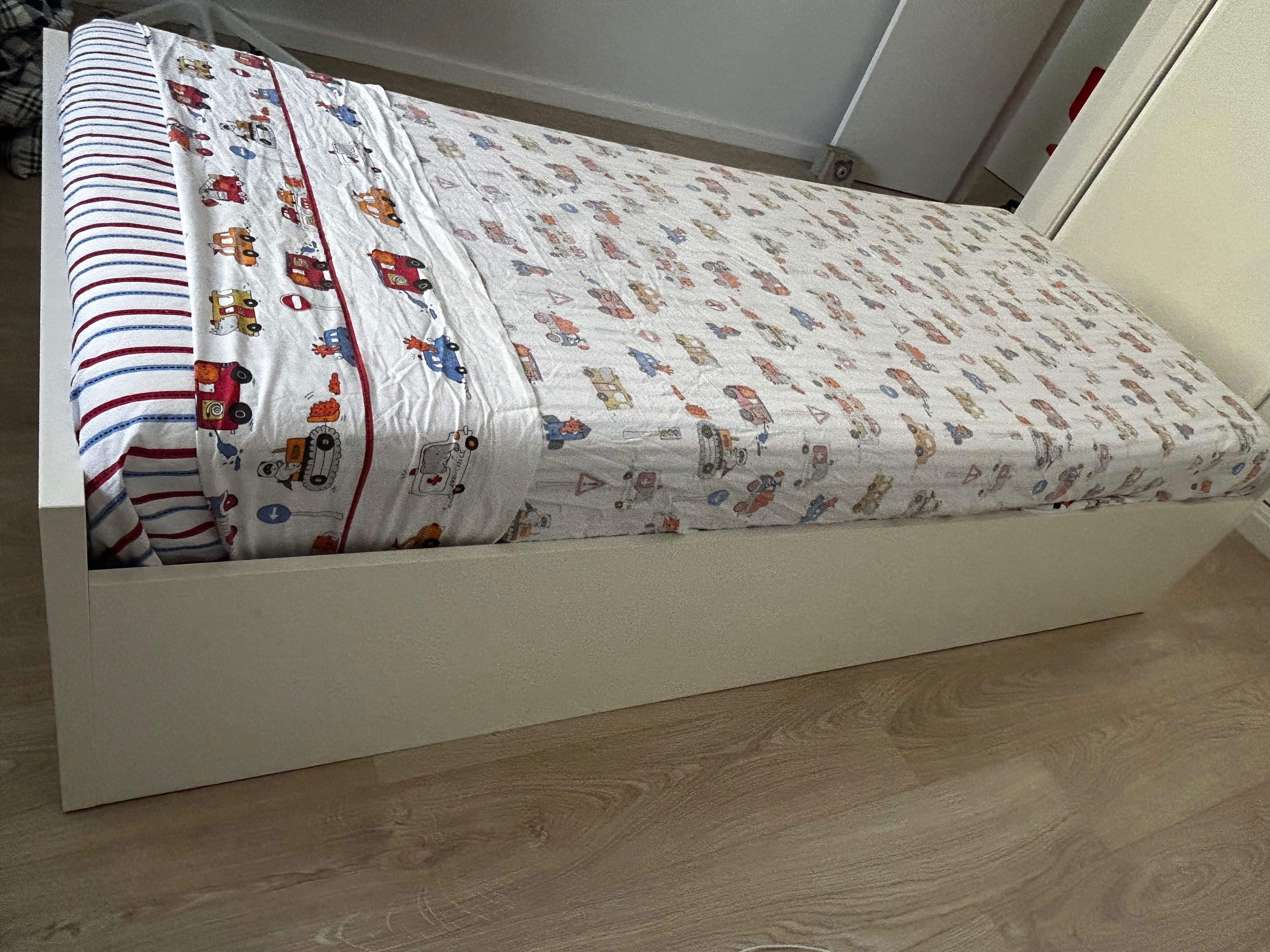 Cama individual IKEA