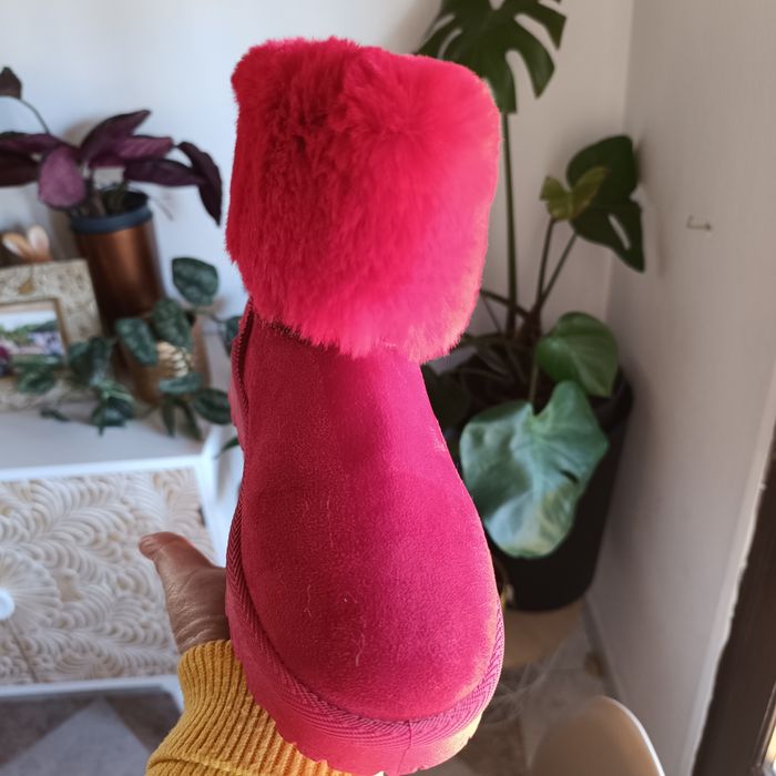 Mules/ Uggs de plataforma em camurça e pelo sintético para senhora bor