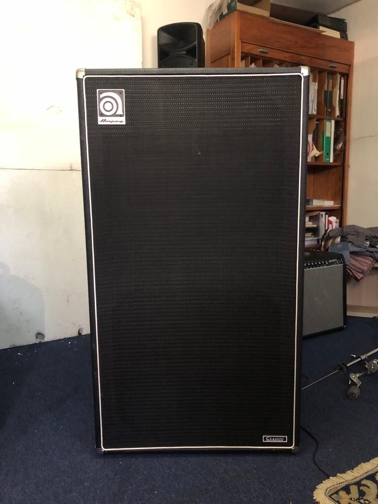 Coluna Rara, Ampeg V-4B