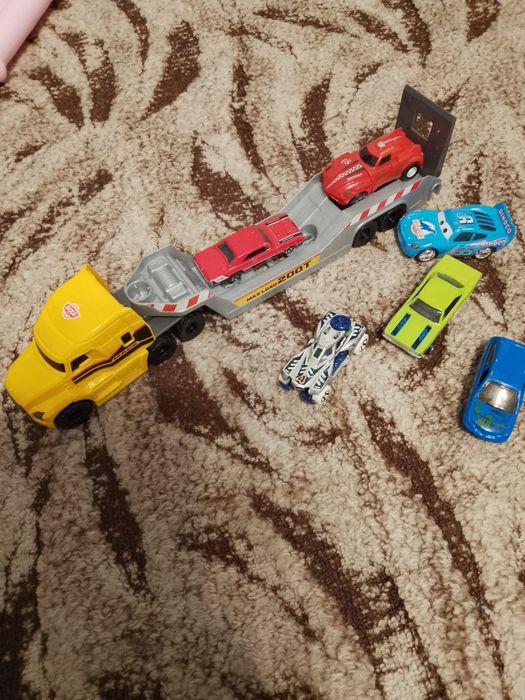 Zestaw autek dla chłopca