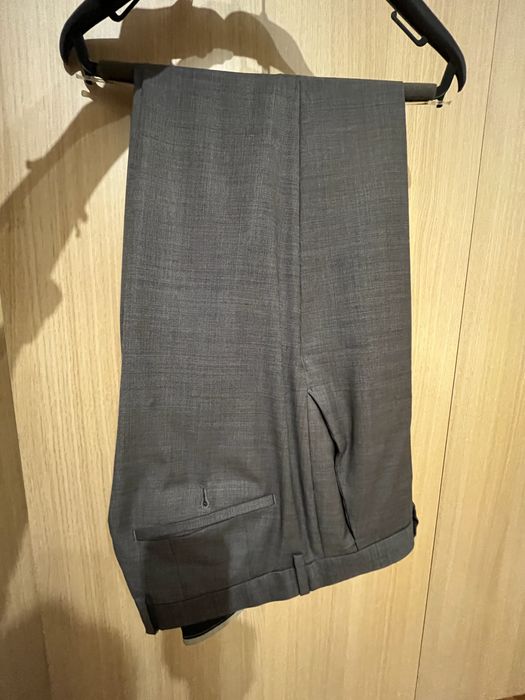 Костюм чоловічий Boss, 48 розмір.