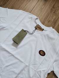 GUCCI t-shirt męski rozmiar M 
W kolorze białym z złotym logo GG z prz