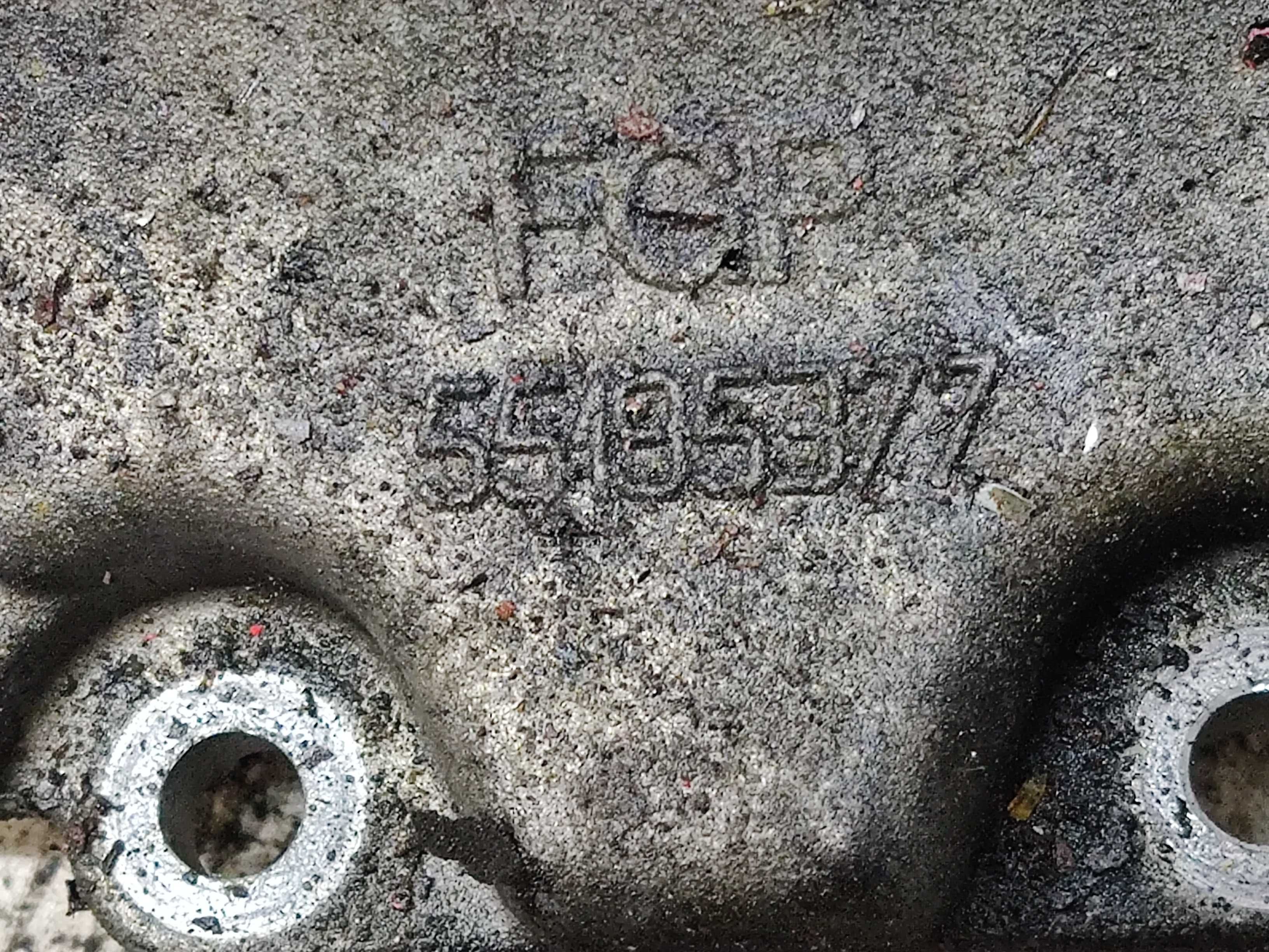Alfa Romeo 159 Fiat Croma Bravo 1.9 JTD Łapa Wspornik Pompy Wtryskowej