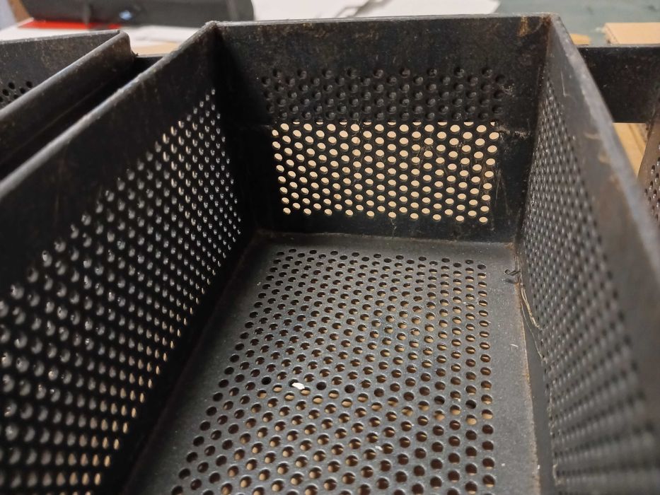 Foremki wypiekowe teflonowane perforowane 76,5 cm x 18,5 cm x 9 cm