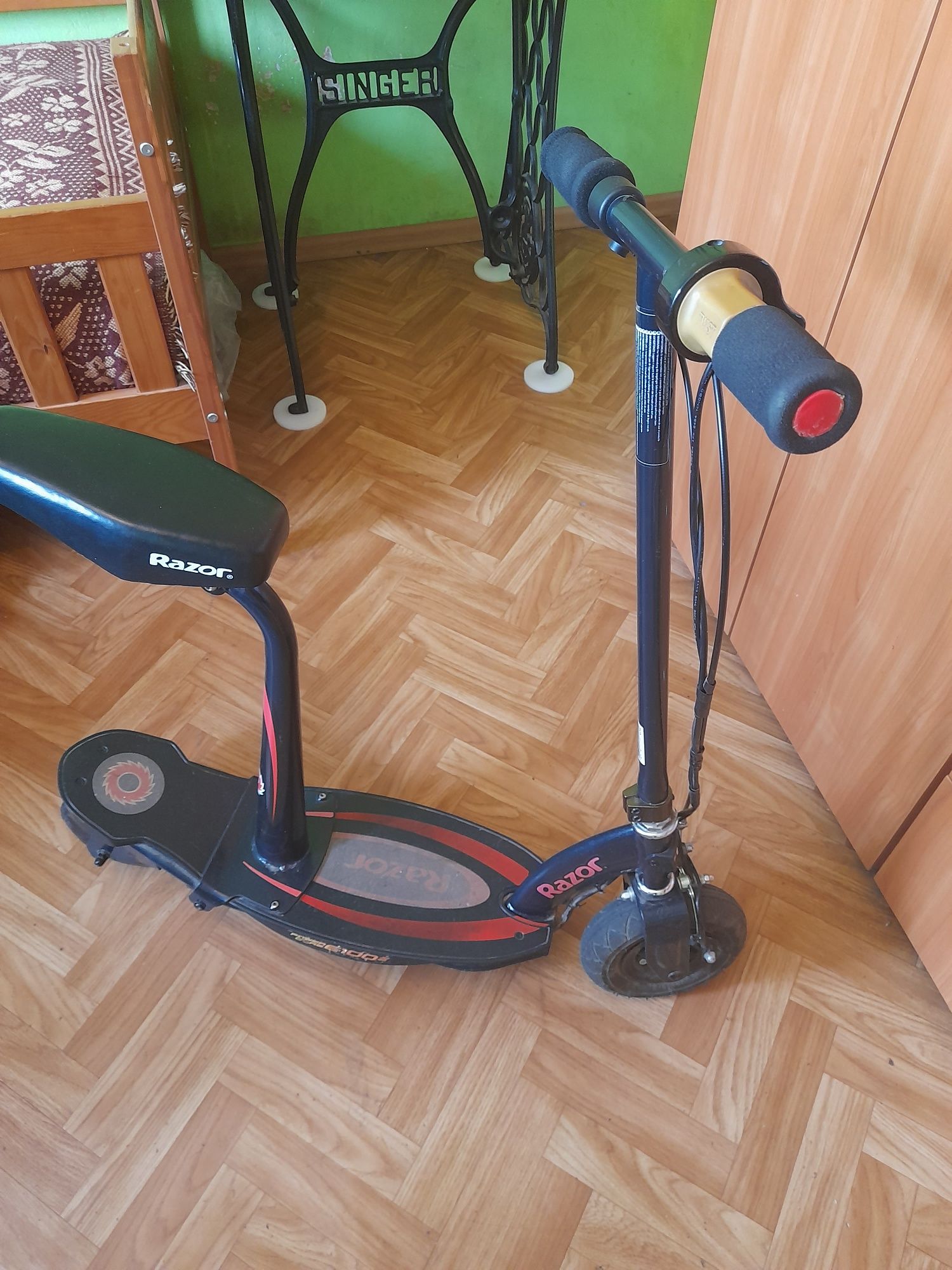 Hulajnoga elektryczna Razor E100S