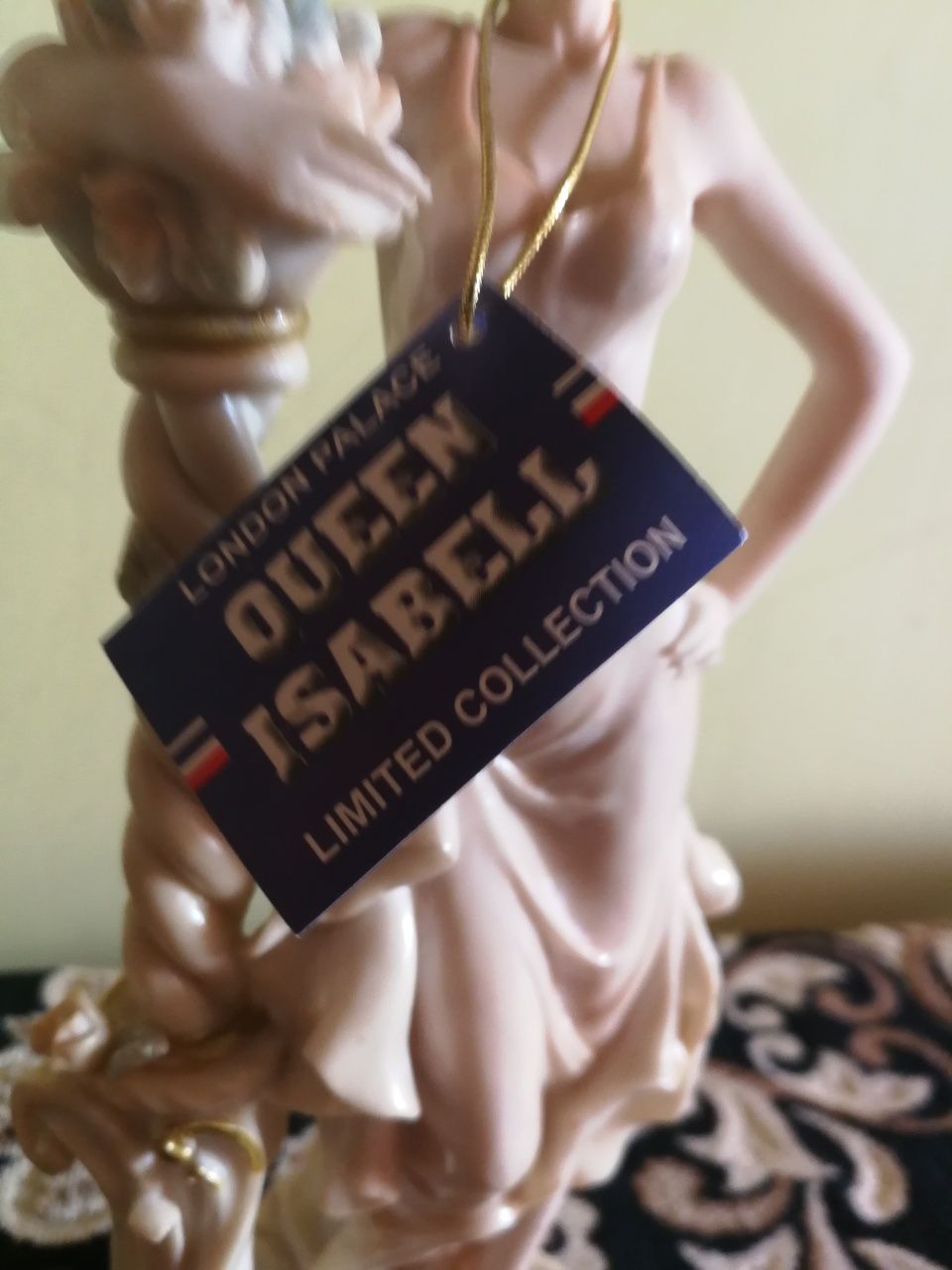 Figurka Queen Isabell