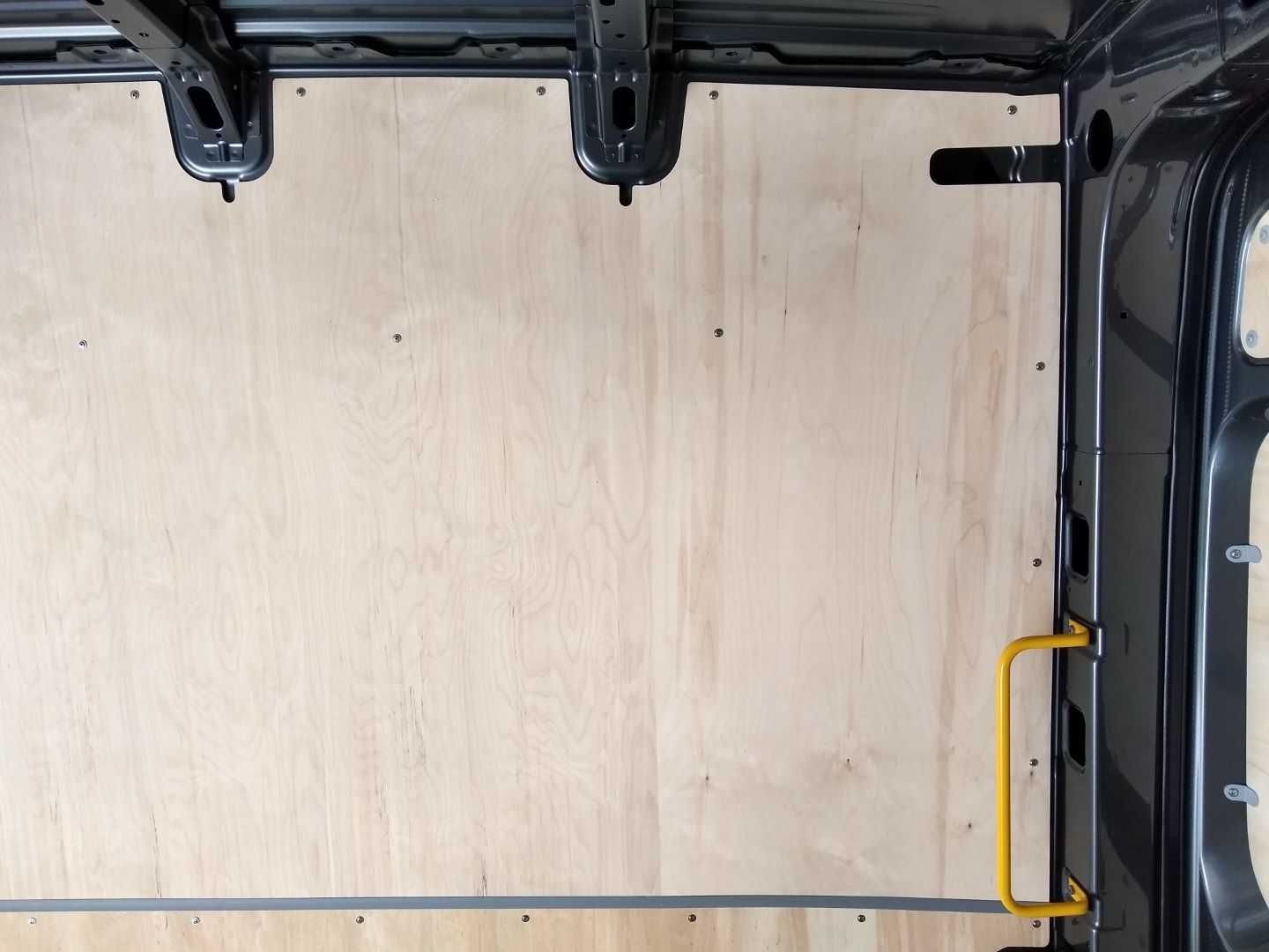 Maxus e-Deliver 3 L2H1 2021- Zabudowa Do Busa Boki  Sklejka Plastik