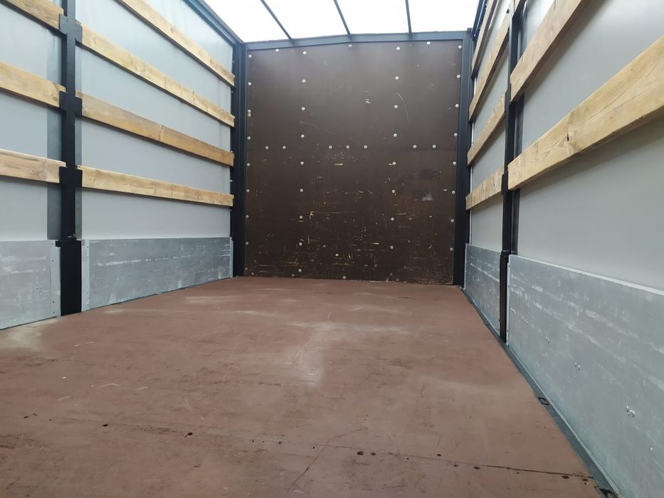 Toyota Dyna 'M35.33' 3.0L [D-4D] 144HP Carroçaria tipo TIR (8 Paletes)