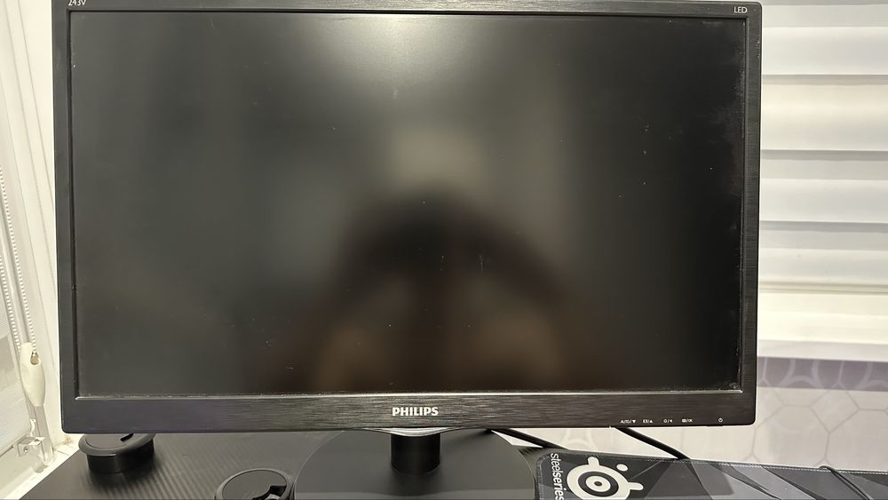Продаю монітор Philips 243V5QHSBA /01.   60Hz і 23,6 дюйми.