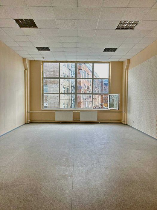 Оренда офіс, зал 15-185 м.кв. біля метро