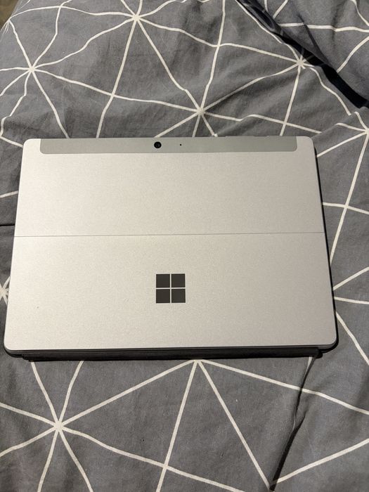 Microsoft surface go 2