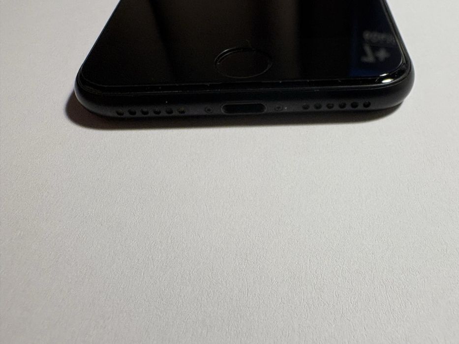 Iphone SE 2020 128 GB, black.