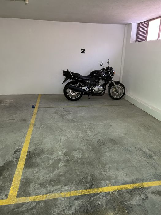 Lugar de Parqueamento para mota (último lugar) - zona nobre