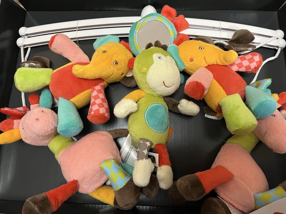 Мобіль у дитяче ліжечко з тваринками і мелодіями , міцний