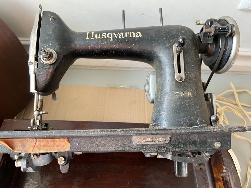 Maquina Costura Husqvarna antiga