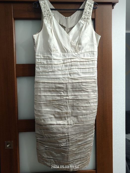 Elegancka sukienka wizytowa - M