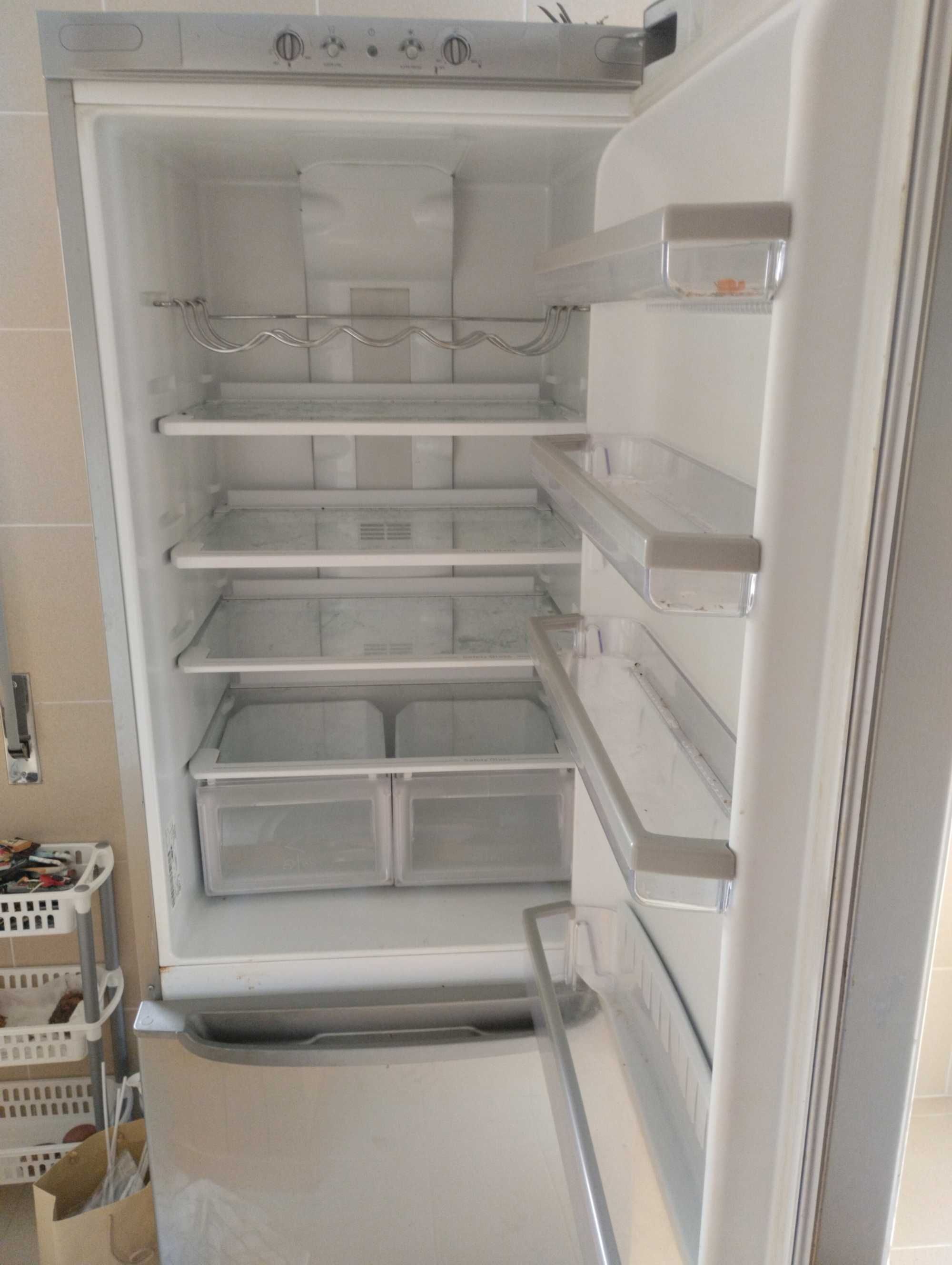Frigorífico Hotpoint da Ariston