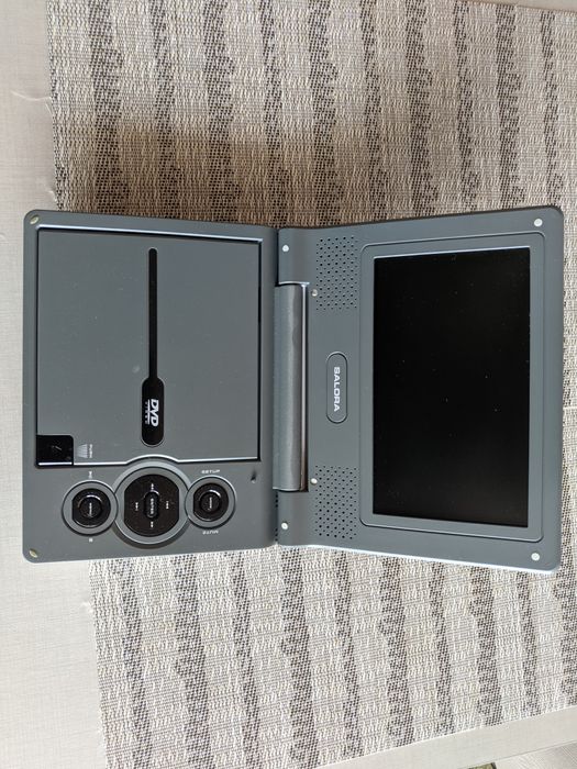 Портативный dvd плеер Salora DVP 7019 made in Finland