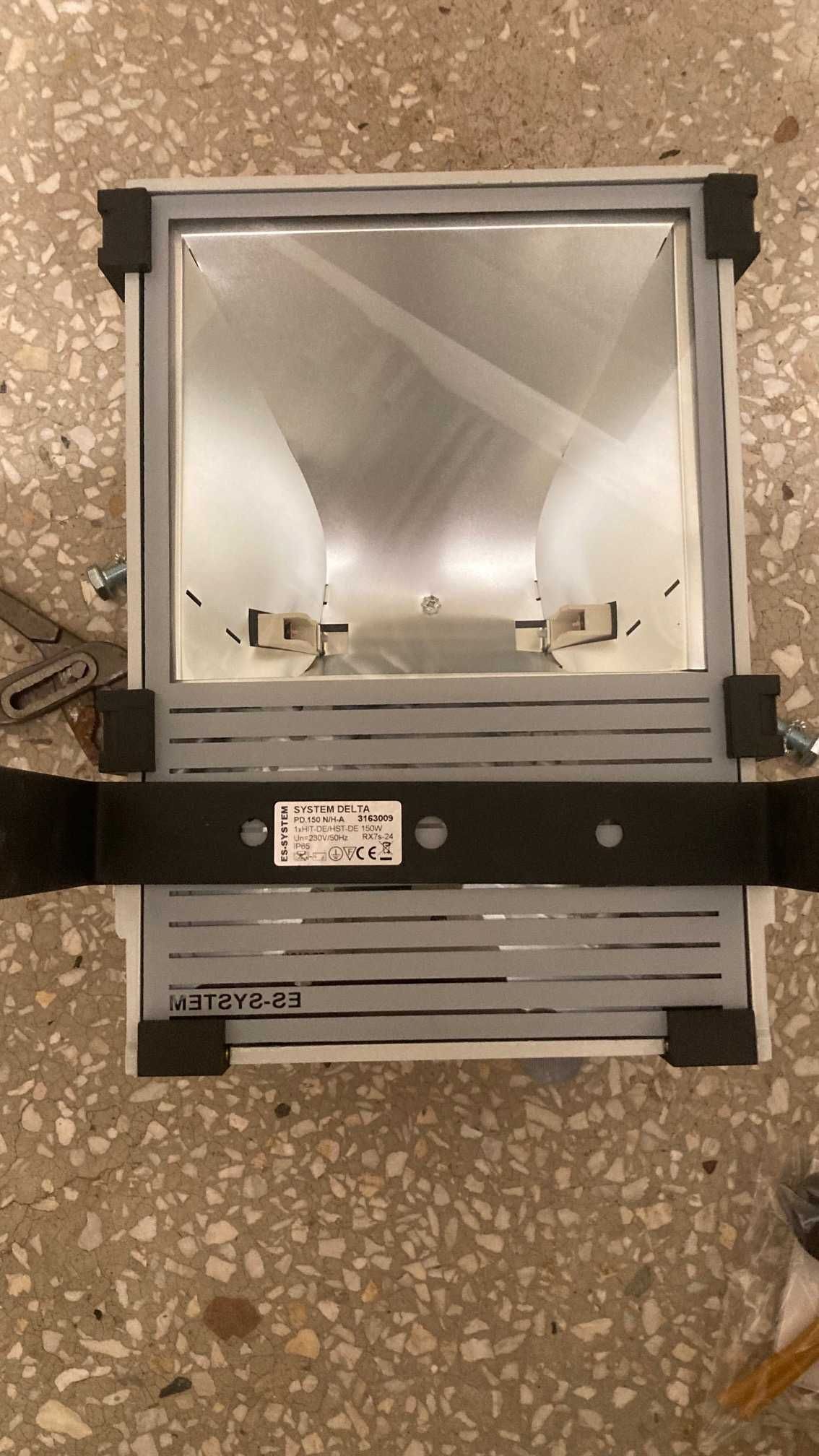 Lampa firmy  ES-SYSTEM typ SYSTEM DELTA  PD. 150 N/H-A