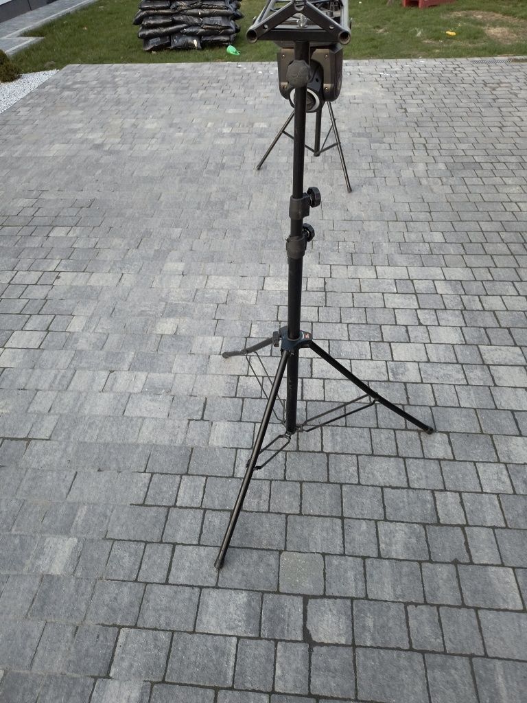 Rampa dj oświetlenie  zespół muzyczny.