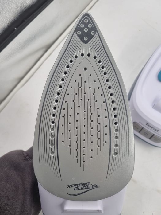 Tefal żelazko z generatorem pary SV6115