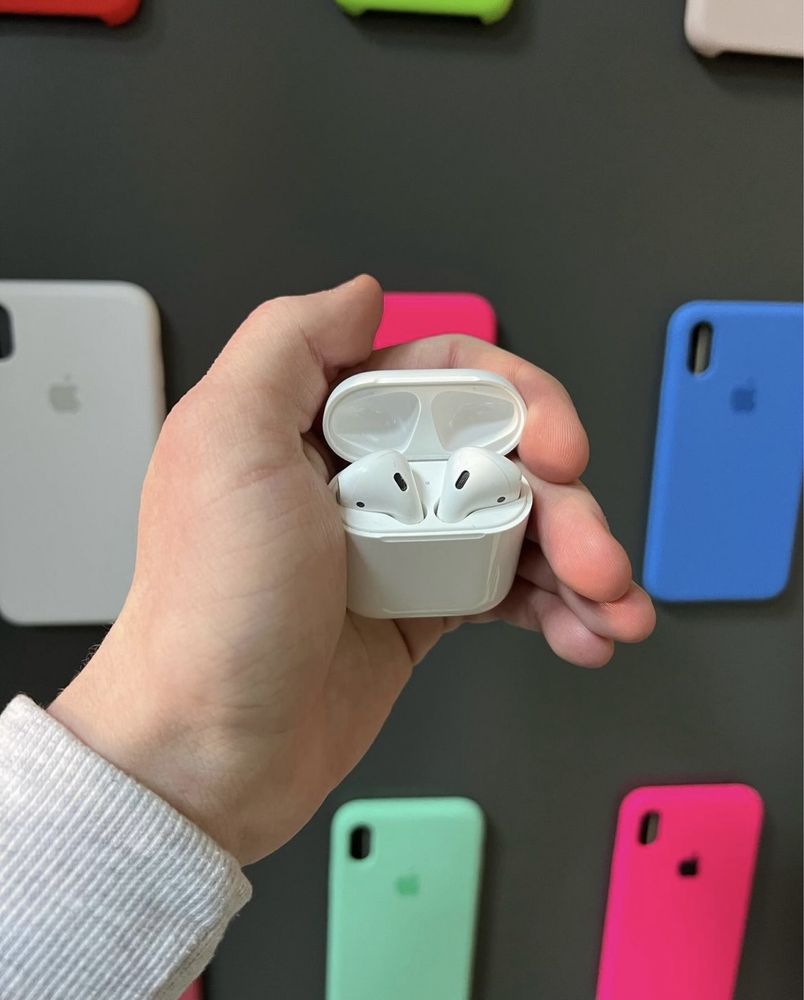 Оригинальные Навушники AirPods 2 with Charging Case (MV7N2) Open Box