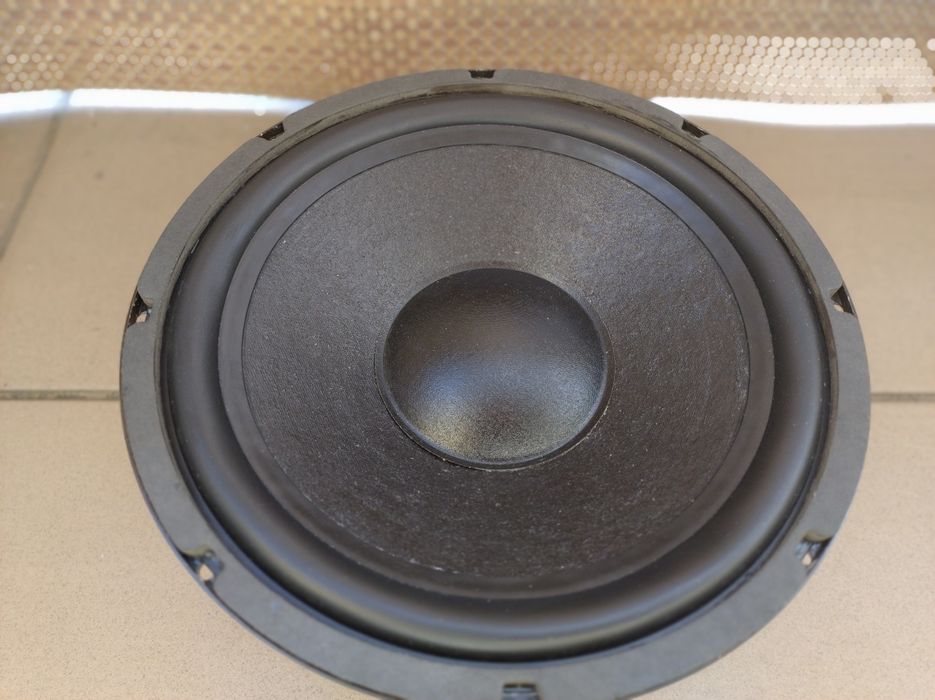 Regeneracja głośników ,wymiana membran ,zawieszeń.