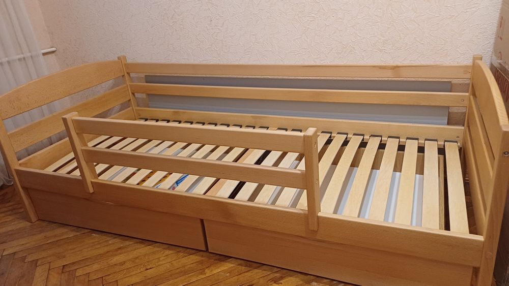 Односпальне Ліжко 1.9×0.8м