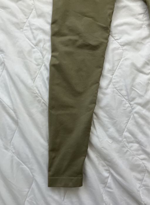 Gymshark, sportowe, stylowe legginsy 3/4 w kolorze khaki, rozmiar S