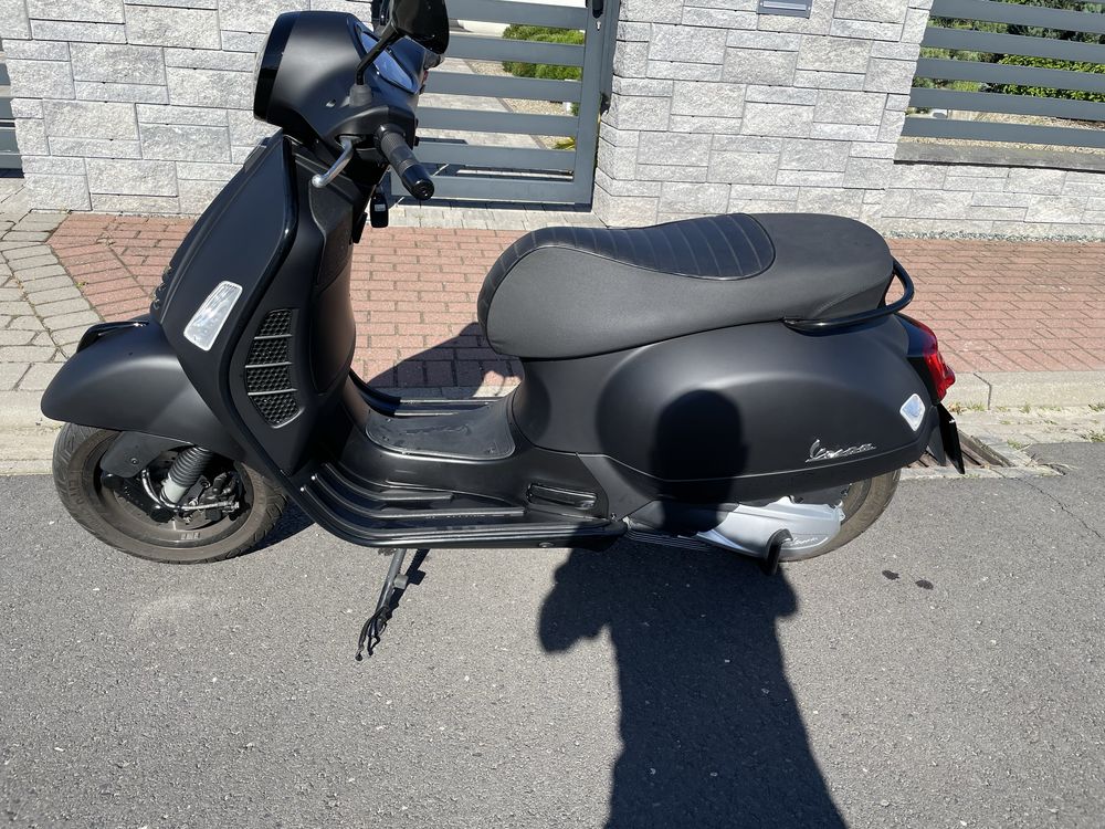 Piaggio Vespa 300 GTS Super Notte