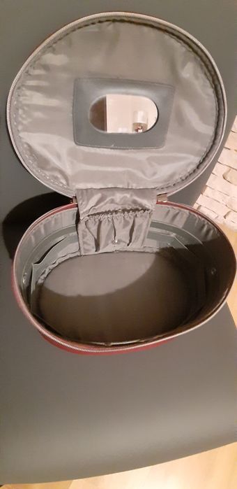 Kuferek kosmetyczka damska
