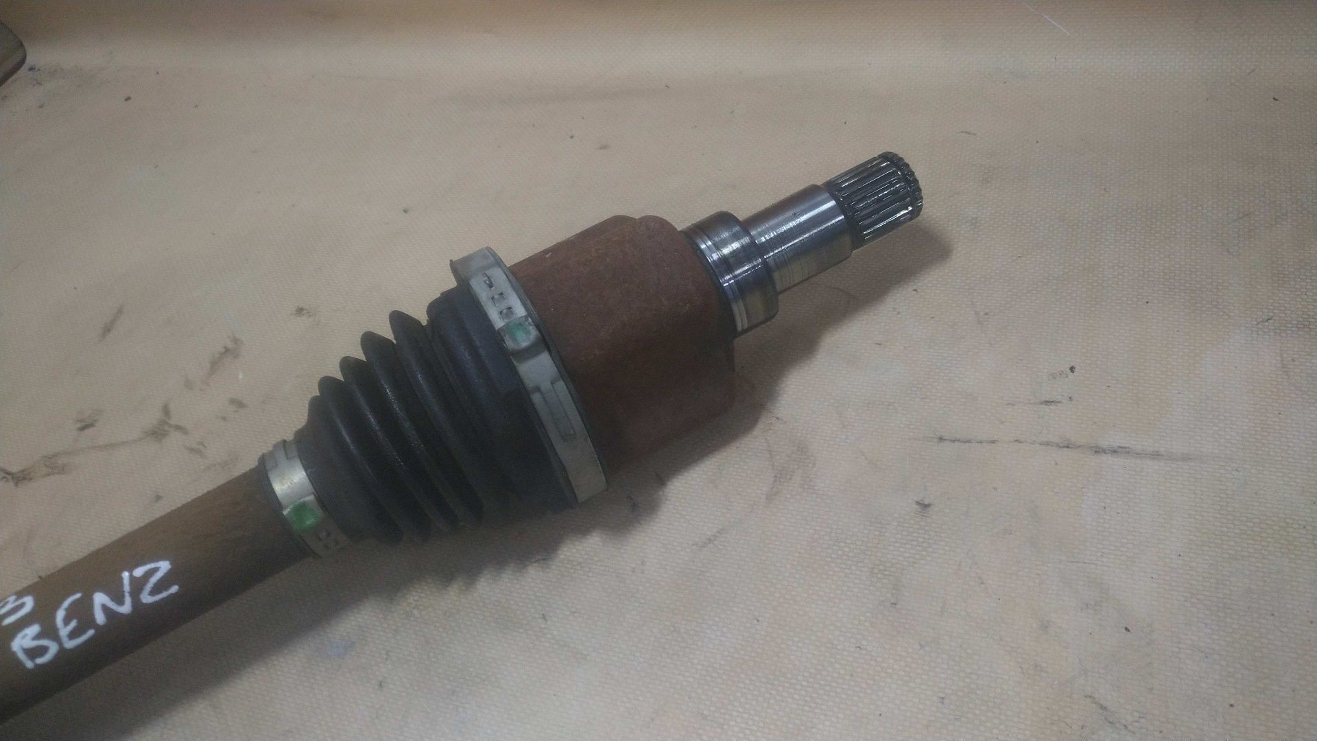 / Focus MK3 półoś lewa 1.6 16v benzyna
