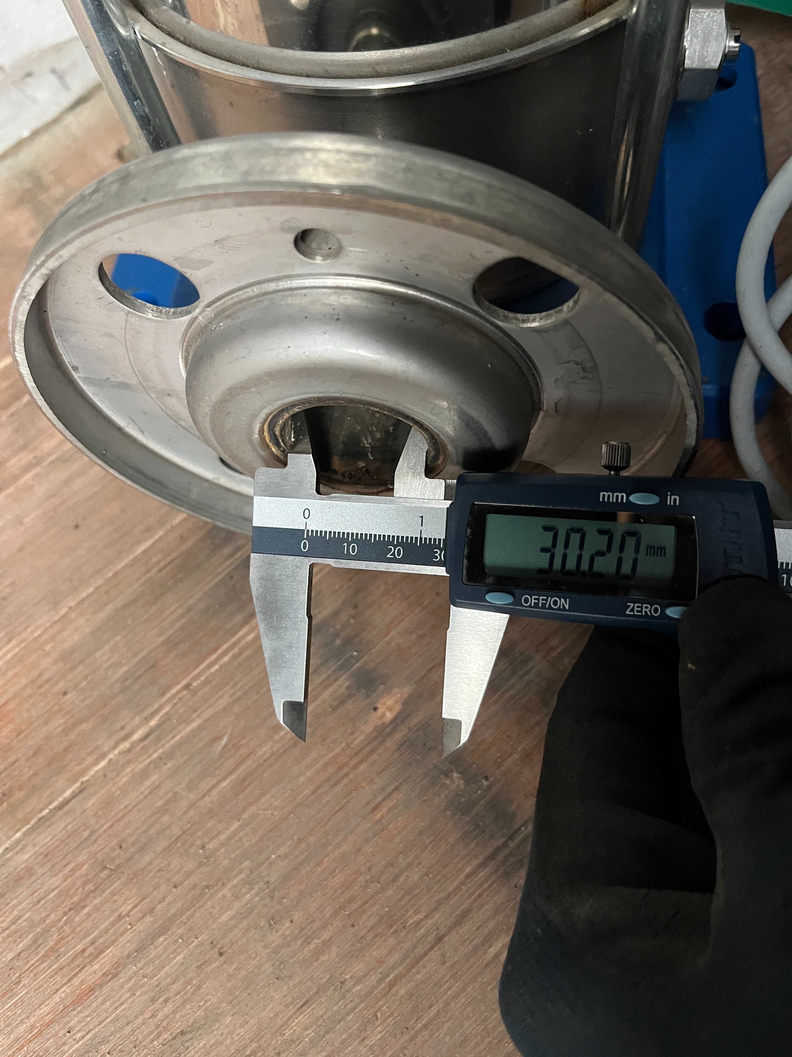 Pompa Pionowa Lowara 2.4-8 m3/h Wysokość podnoszenia max - 76,5m 1.5kw