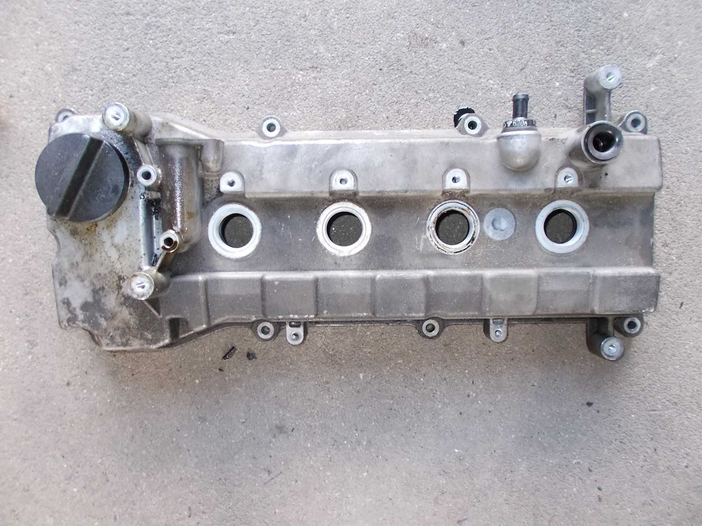 Pokrywa zaworów CR14 Nissan Note E11 1.4