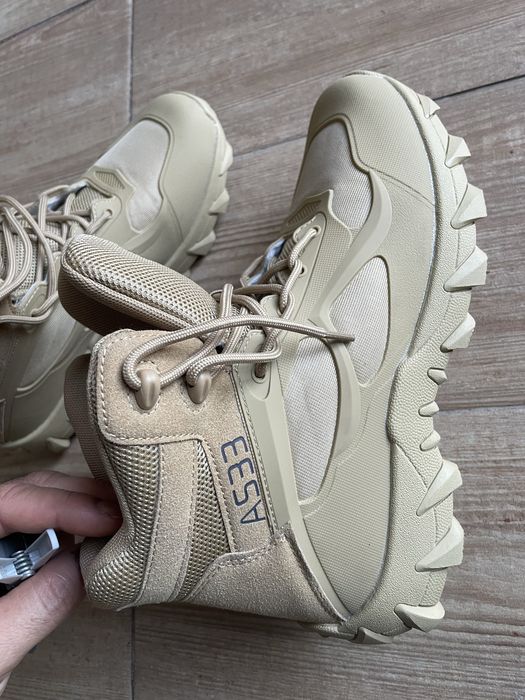 Bota militar nova